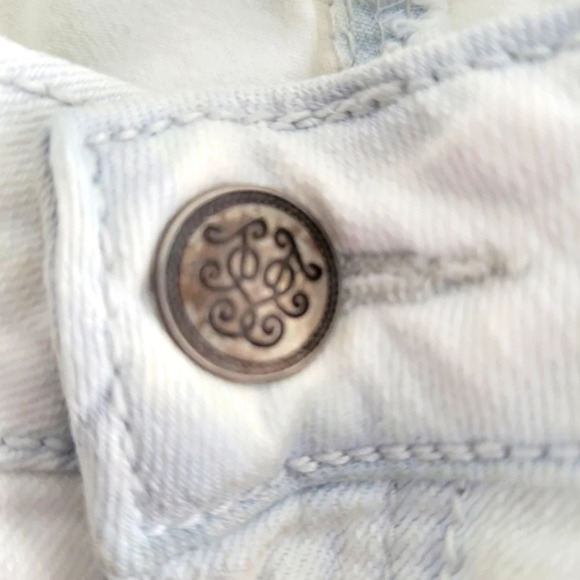 Jessica Simpson Bermuda Low Rise Washed Out Denim Shorts / Sz 30 - Picture 3 of 8